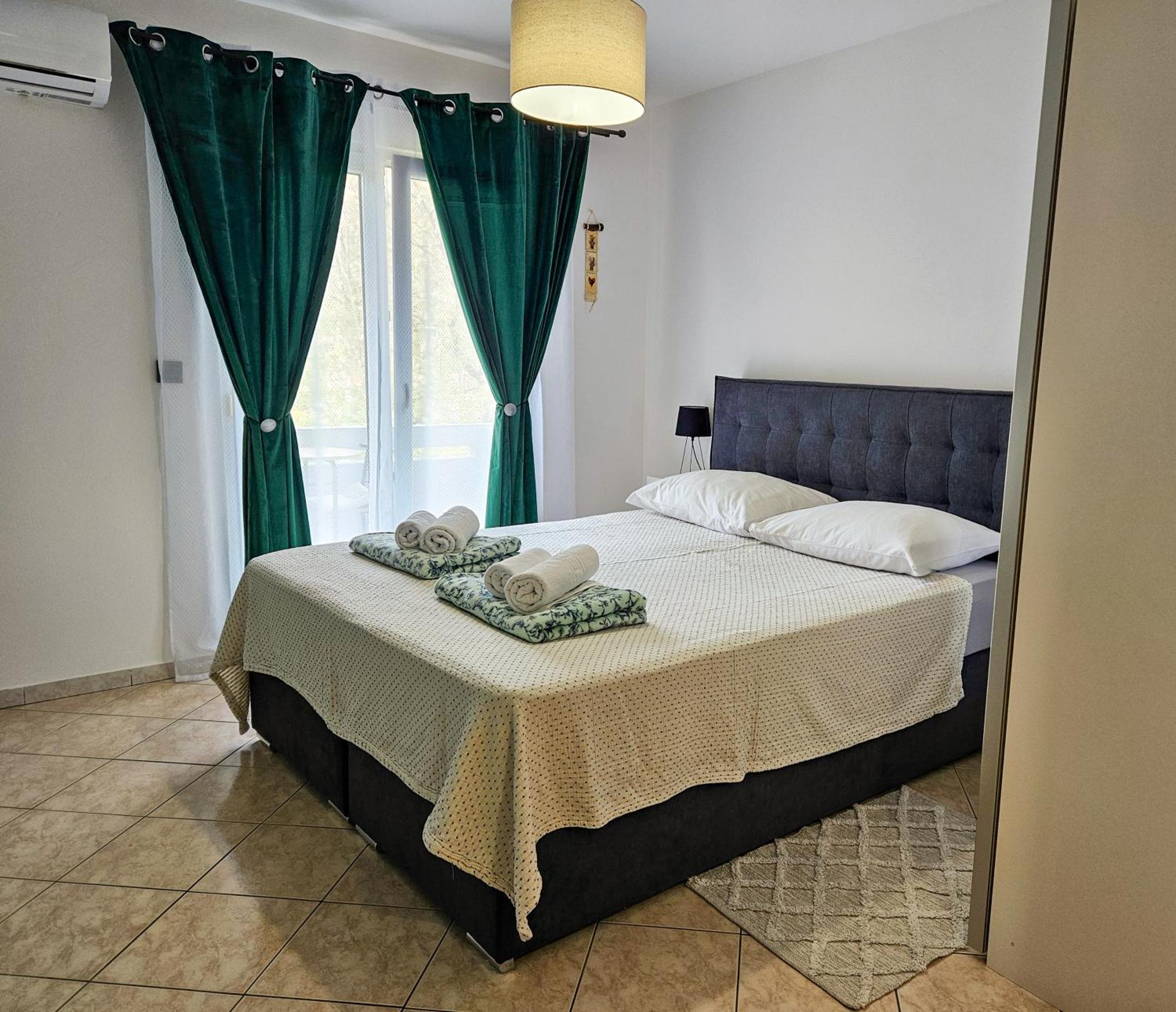 Apartments Mira Baška Екстериор снимка