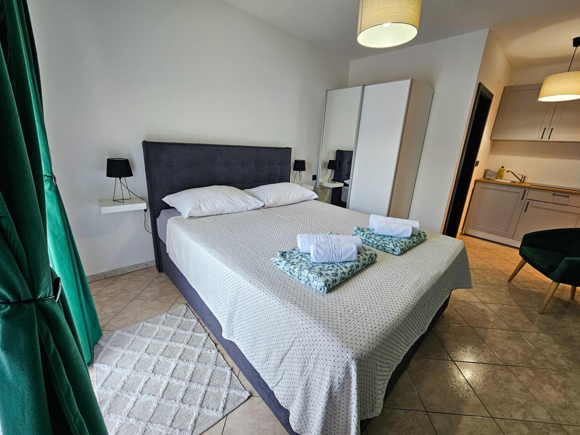 Apartments Mira Baška Екстериор снимка